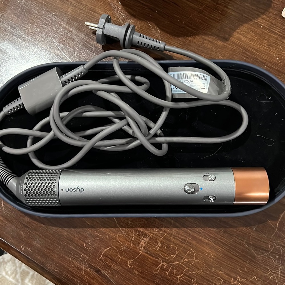 COPY - dyson airwrap with European outlet